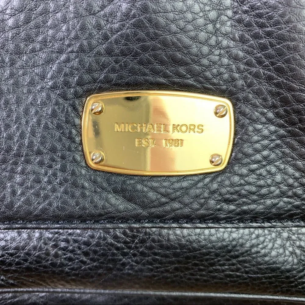 MICHAEL KORS Jet Set Black Leather/Double Gold‎ Chain Small Shoulder Bag